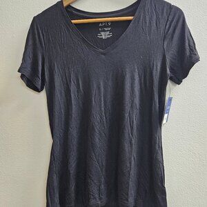 V-neck tee